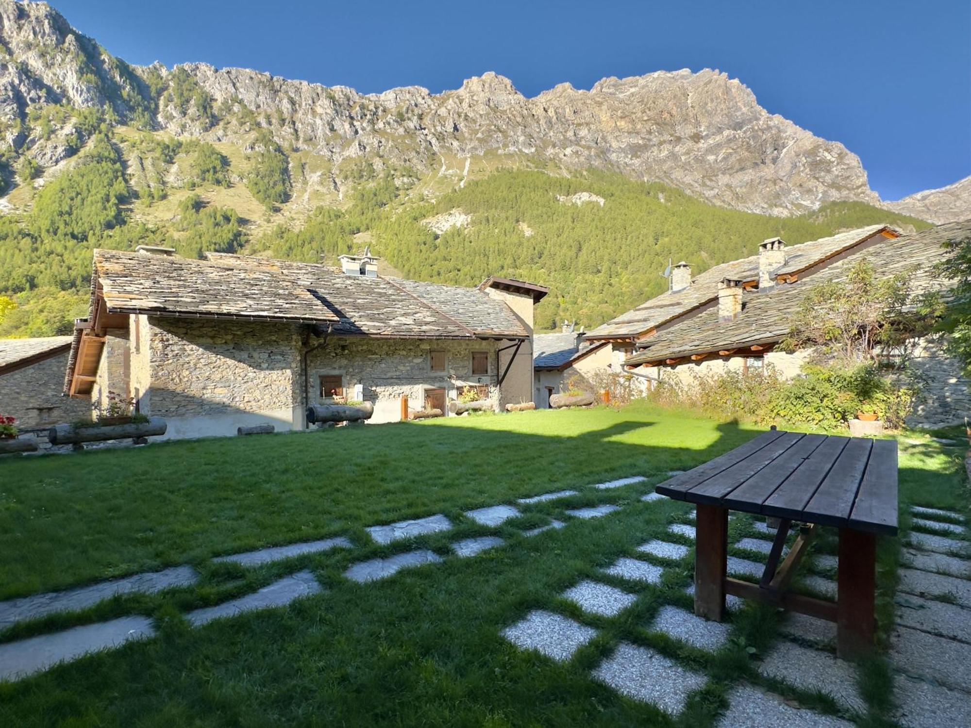 La Mizoun De Marguerito - Appartamento Genziana Chiappera Exteriör bild